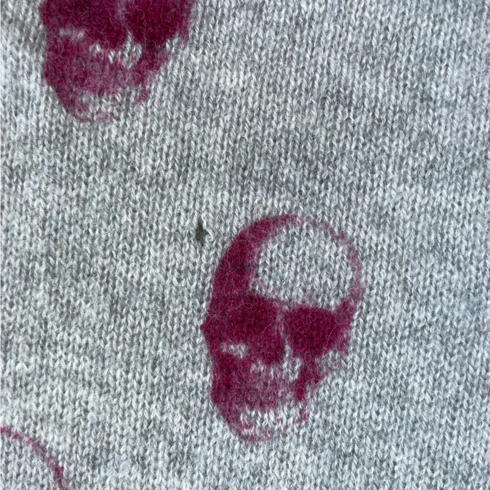 SKULL CASHMERE scarf/wrap - Picture 6 of 6